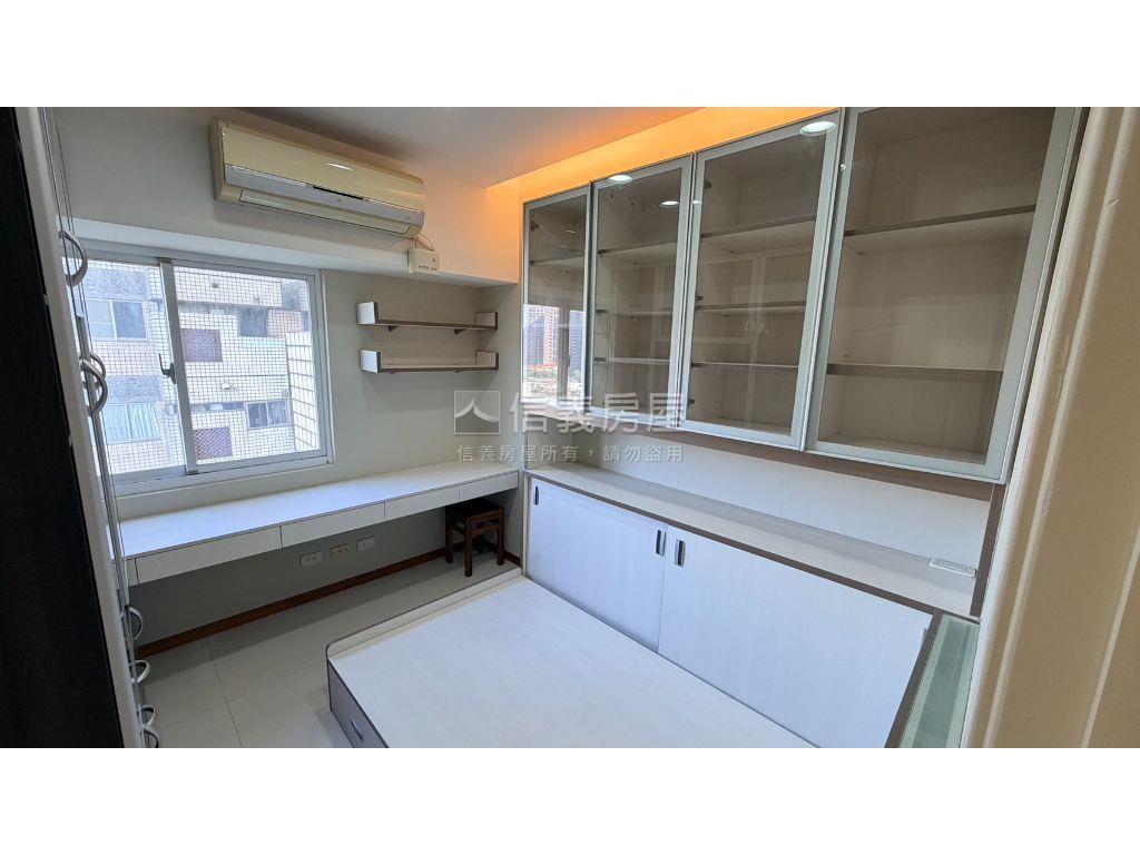 瑞聯Ｃ區四房平車房屋室內格局與周邊環境