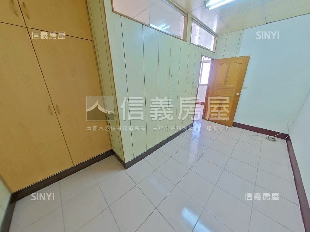 急售！便宜活路朝南透店房屋室內格局與周邊環境