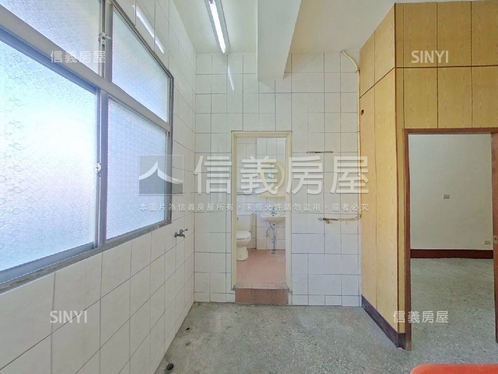 急售！便宜活路朝南透店房屋室內格局與周邊環境
