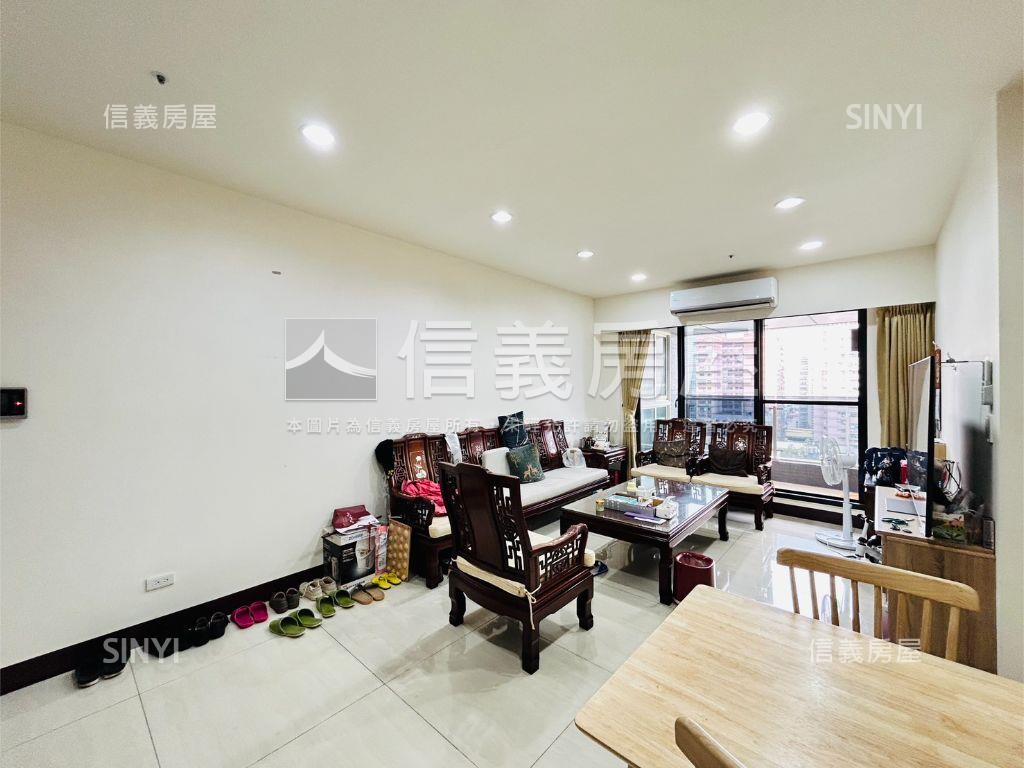 近捷運明亮三房車位房屋室內格局與周邊環境