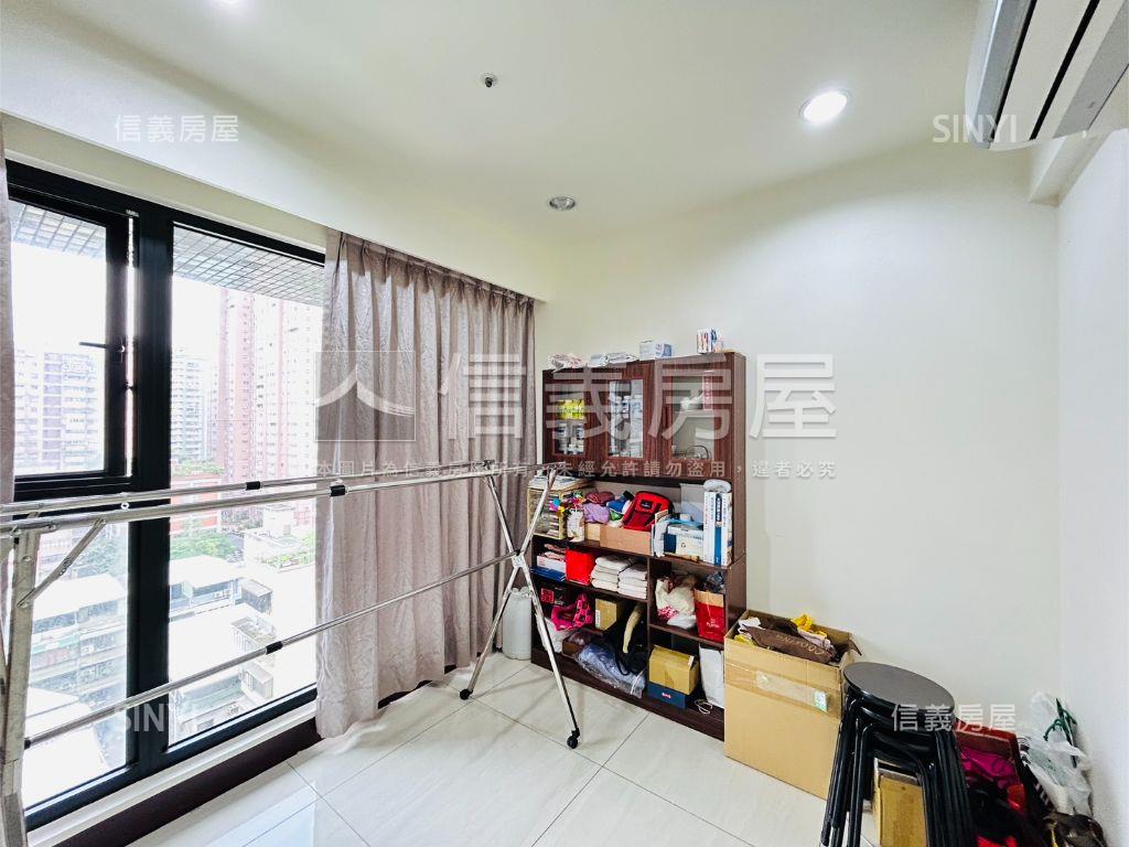 近捷運明亮三房車位房屋室內格局與周邊環境