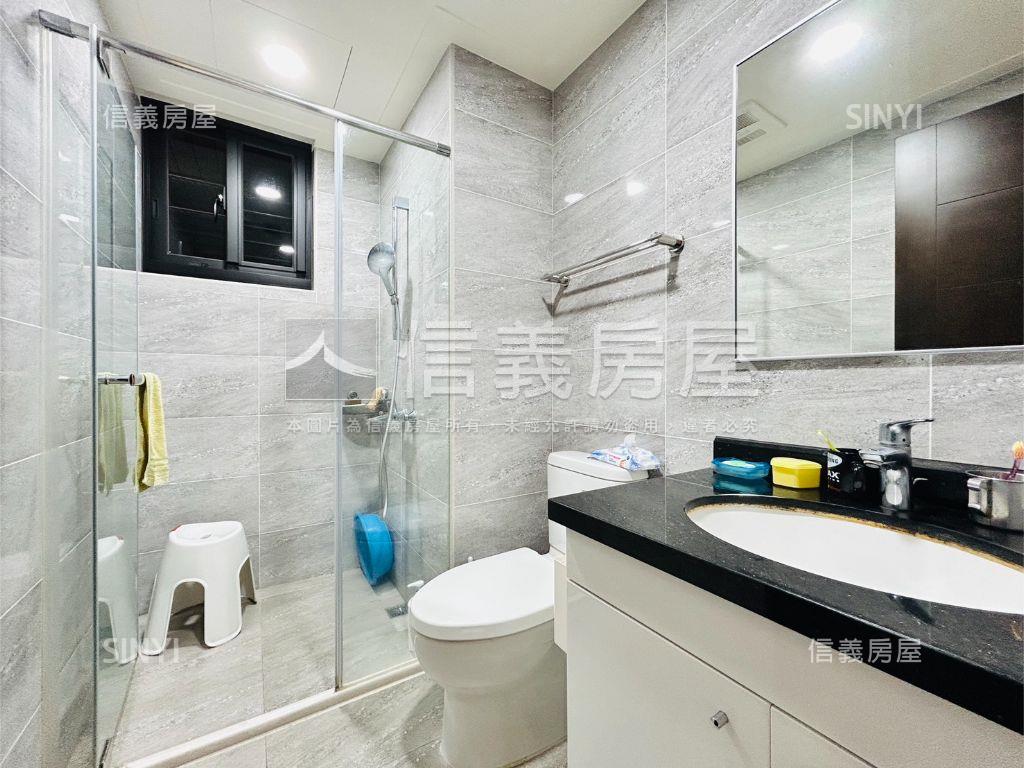 近捷運明亮三房車位房屋室內格局與周邊環境