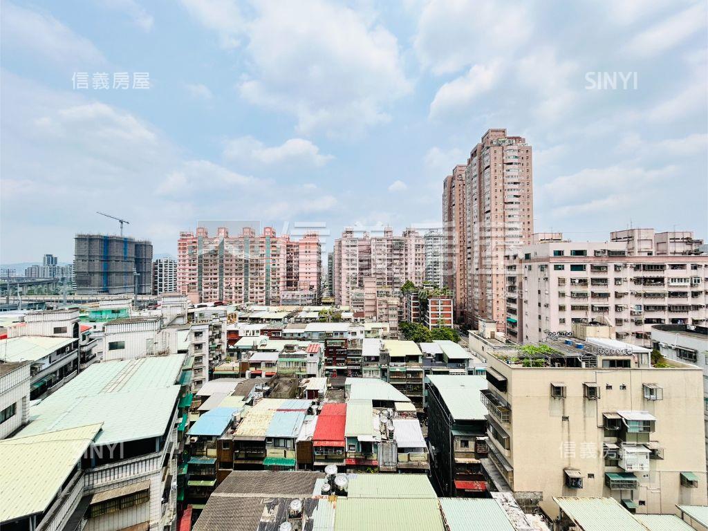 近捷運明亮三房車位房屋室內格局與周邊環境