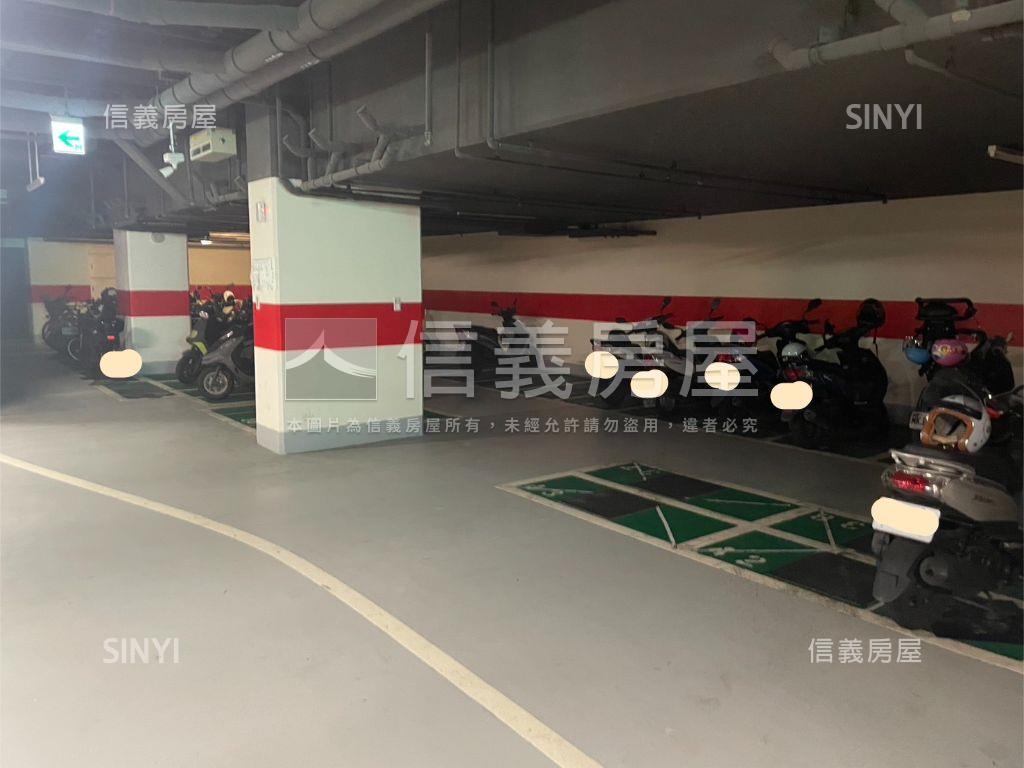 近捷運明亮三房車位房屋室內格局與周邊環境