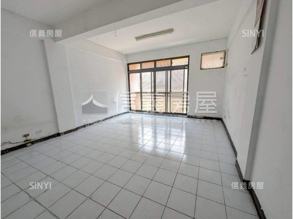 近立新國小臨路透天房屋室內格局與周邊環境