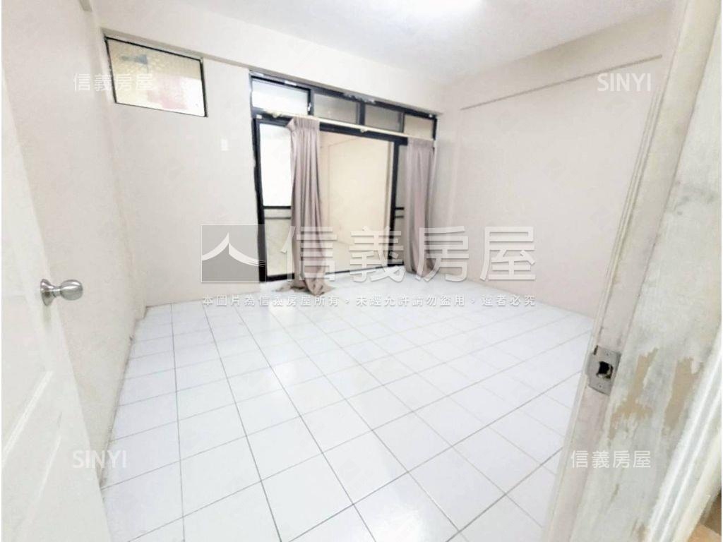 近立新國小臨路透天房屋室內格局與周邊環境