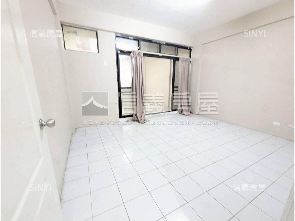 近立新國小臨路透天房屋室內格局與周邊環境