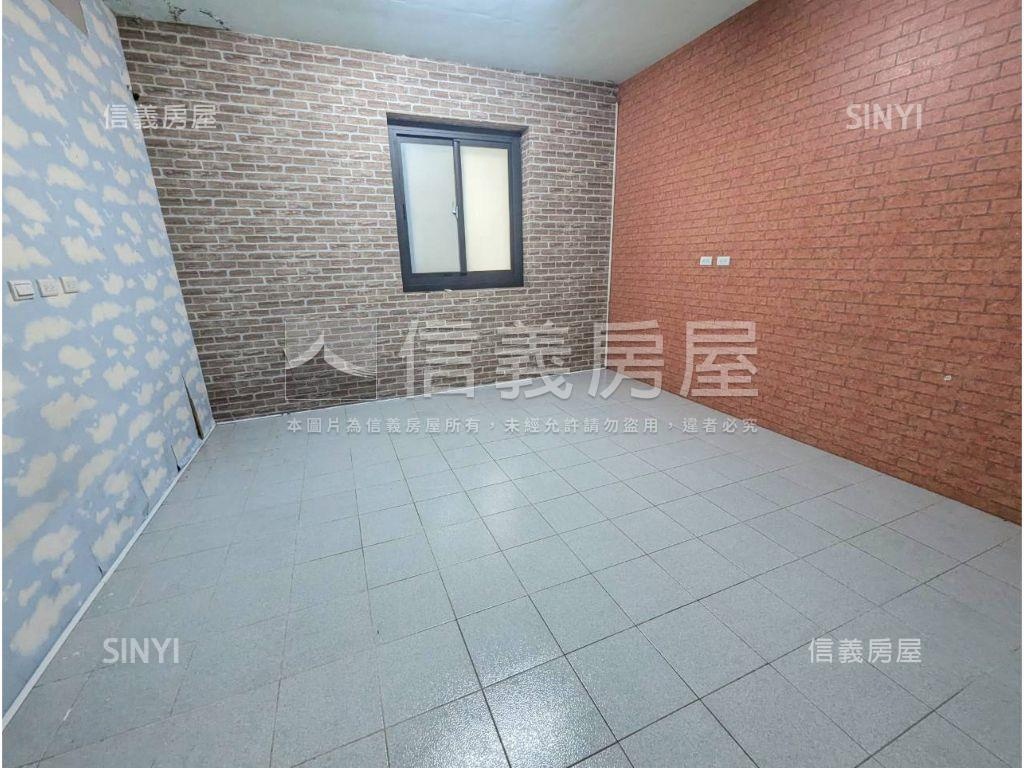 近立新國小臨路透天房屋室內格局與周邊環境