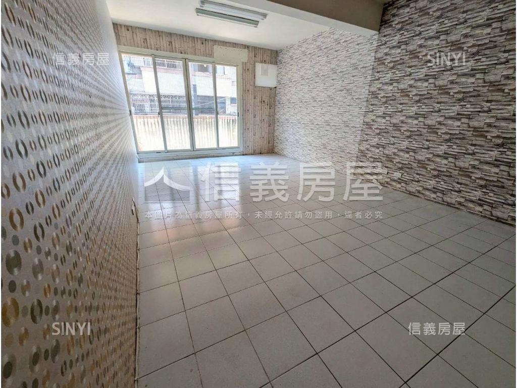 近立新國小臨路透天房屋室內格局與周邊環境