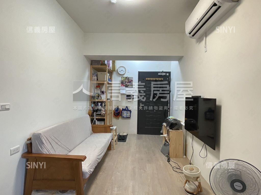 南科首選次頂樓兩房車位房屋室內格局與周邊環境