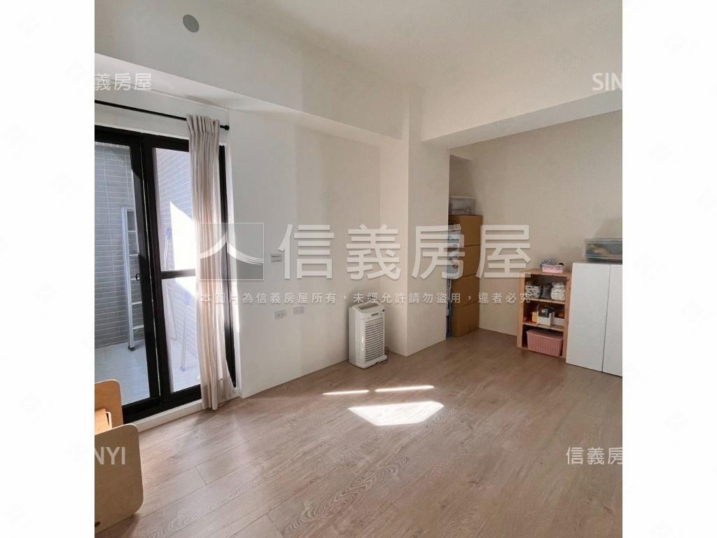 南科首選次頂樓兩房車位房屋室內格局與周邊環境