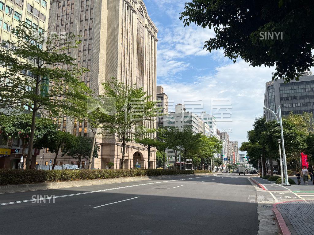 新生邊間超值管理大樓房屋室內格局與周邊環境