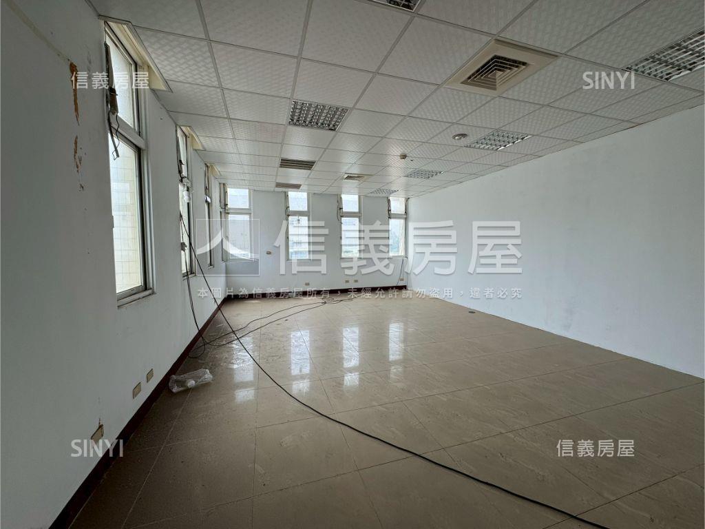彰濱地約３４６２坪廠房房屋室內格局與周邊環境