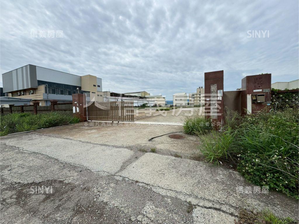 彰濱地約３４６２坪廠房房屋室內格局與周邊環境