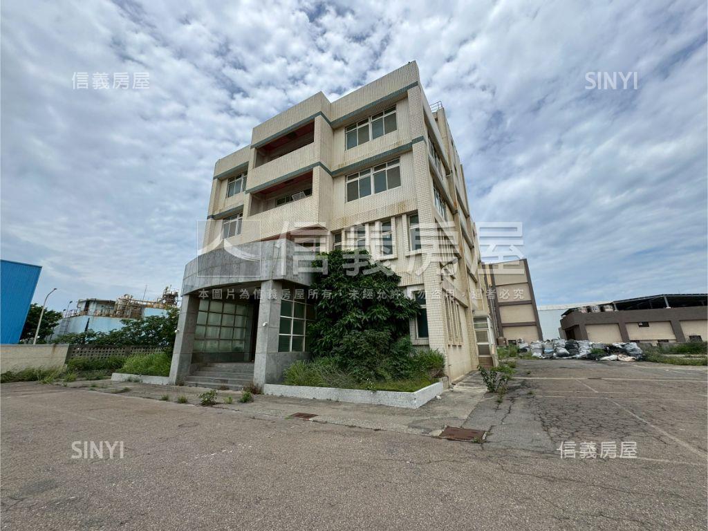 彰濱地約３４６２坪廠房房屋室內格局與周邊環境