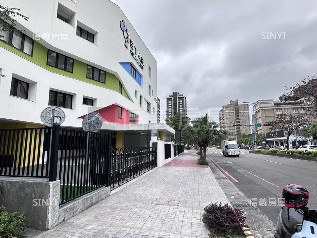 高鐵臨路大面寬店面房屋室內格局與周邊環境