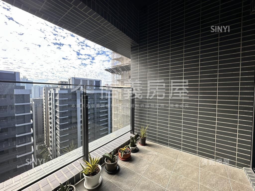 專任帝景５號高樓裝潢美屋房屋室內格局與周邊環境