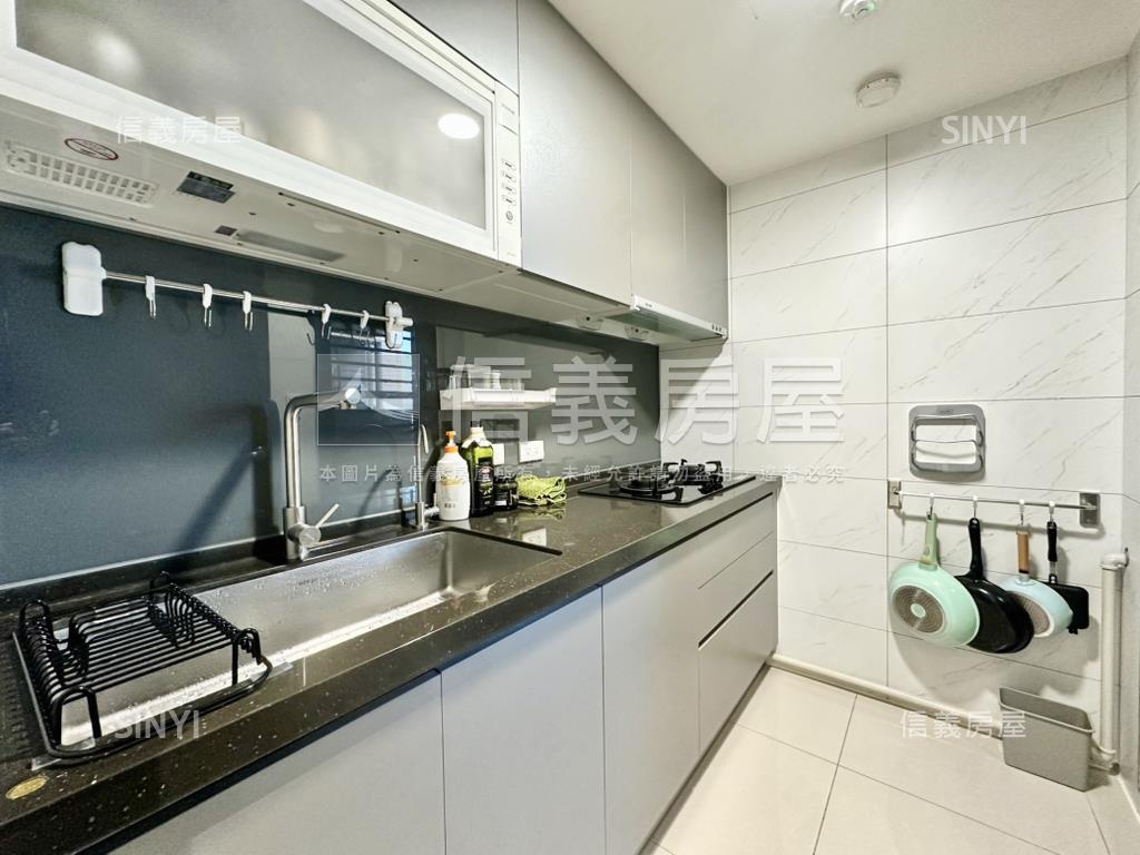 專任帝景５號高樓裝潢美屋房屋室內格局與周邊環境