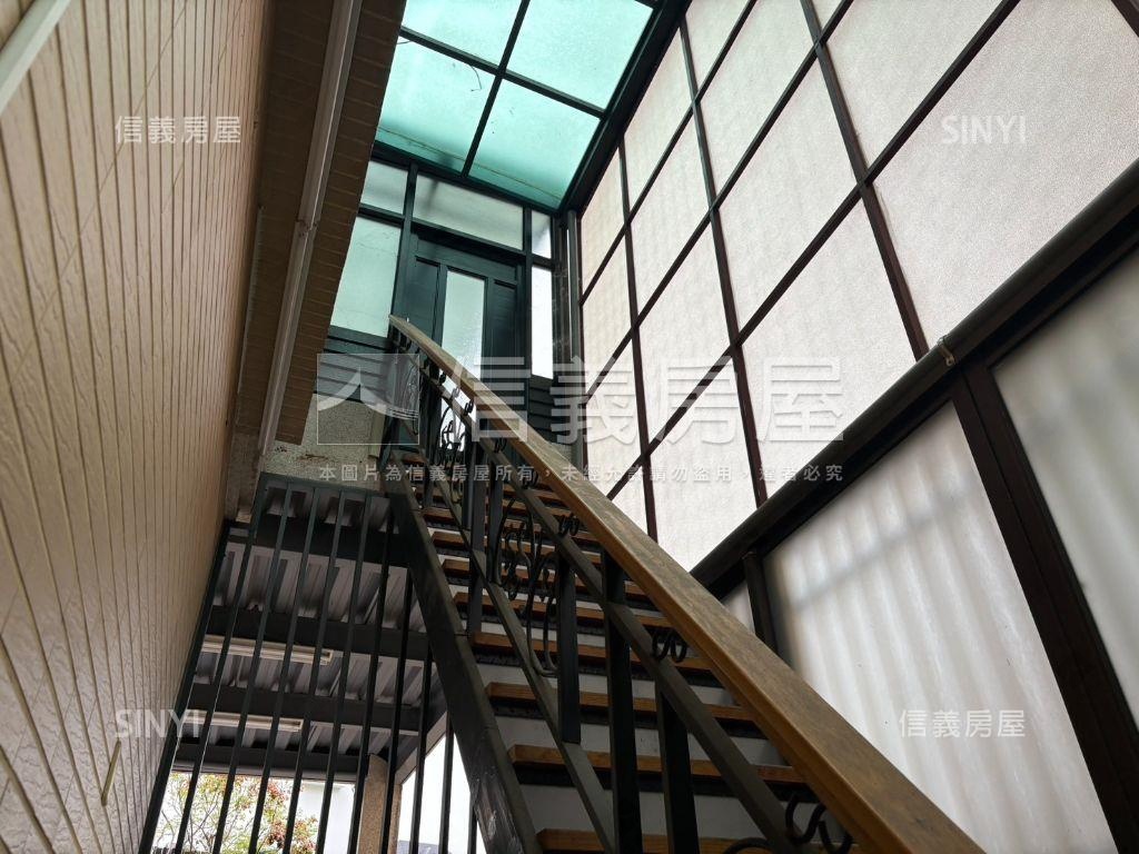 近東山軍功朝南花園別墅房屋室內格局與周邊環境