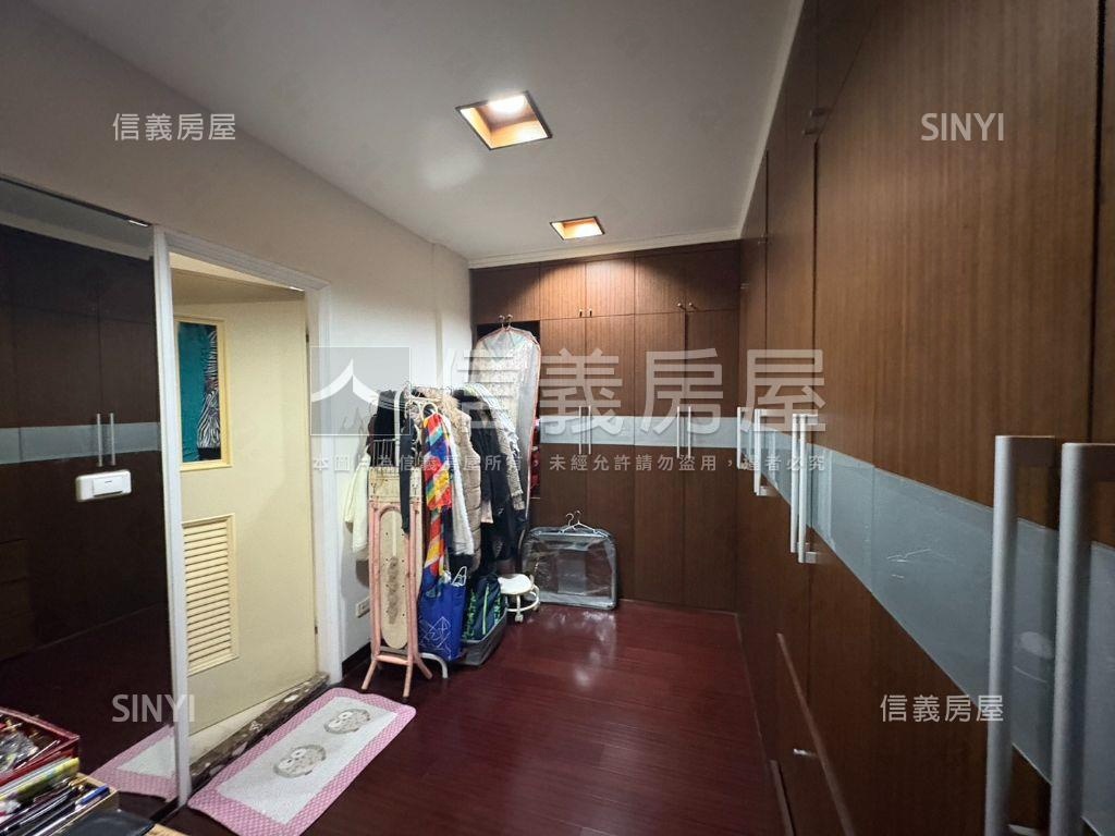 近東山軍功朝南花園別墅房屋室內格局與周邊環境