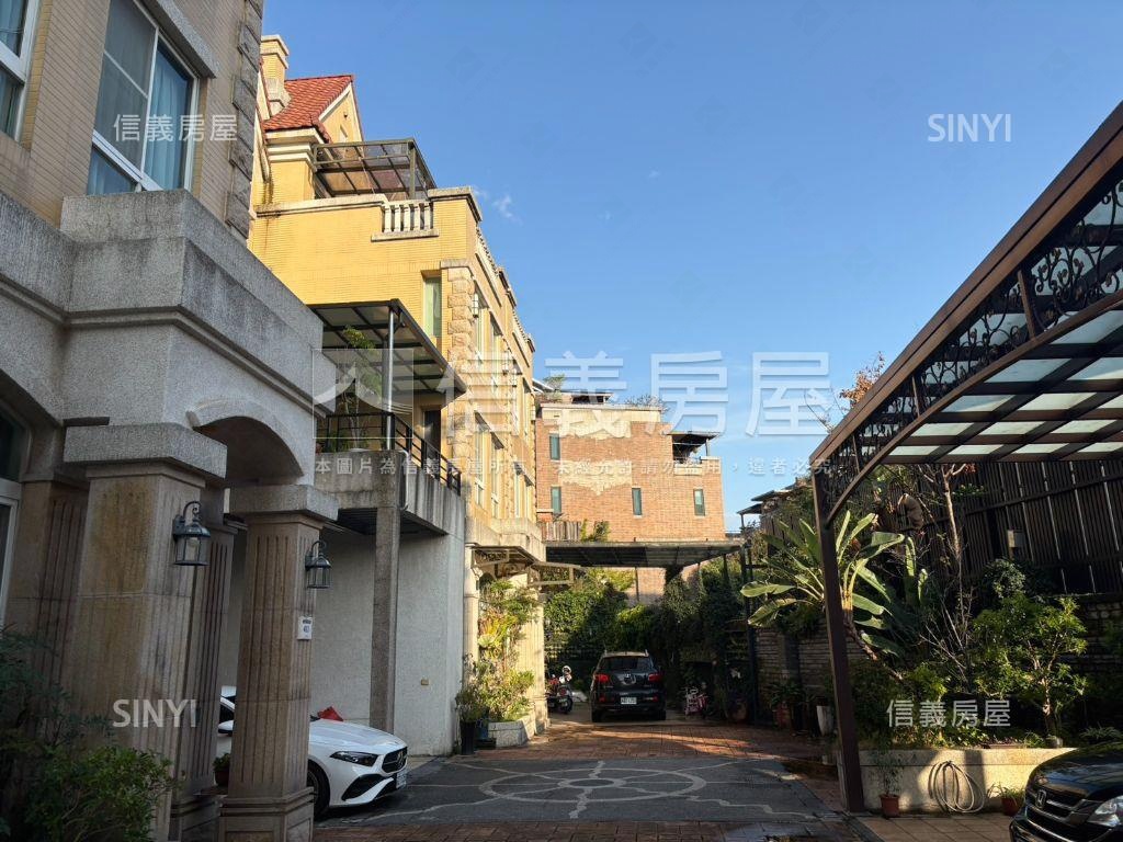 近東山軍功朝南花園別墅房屋室內格局與周邊環境
