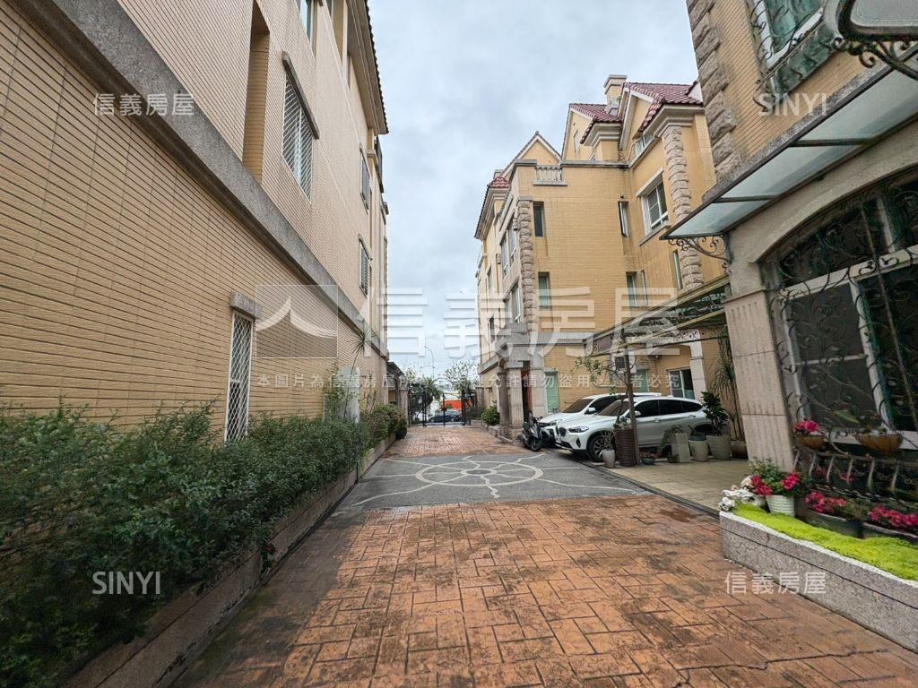 近東山軍功朝南花園別墅房屋室內格局與周邊環境