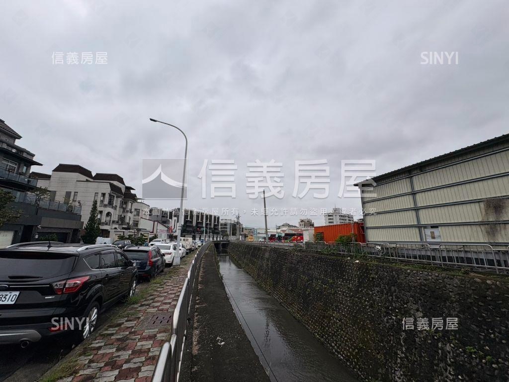 近東山軍功朝南花園別墅房屋室內格局與周邊環境