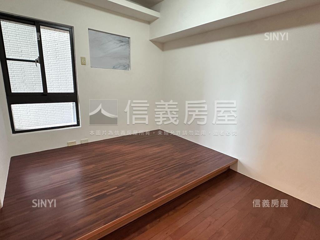 陽光首排綠景三房車位房屋室內格局與周邊環境