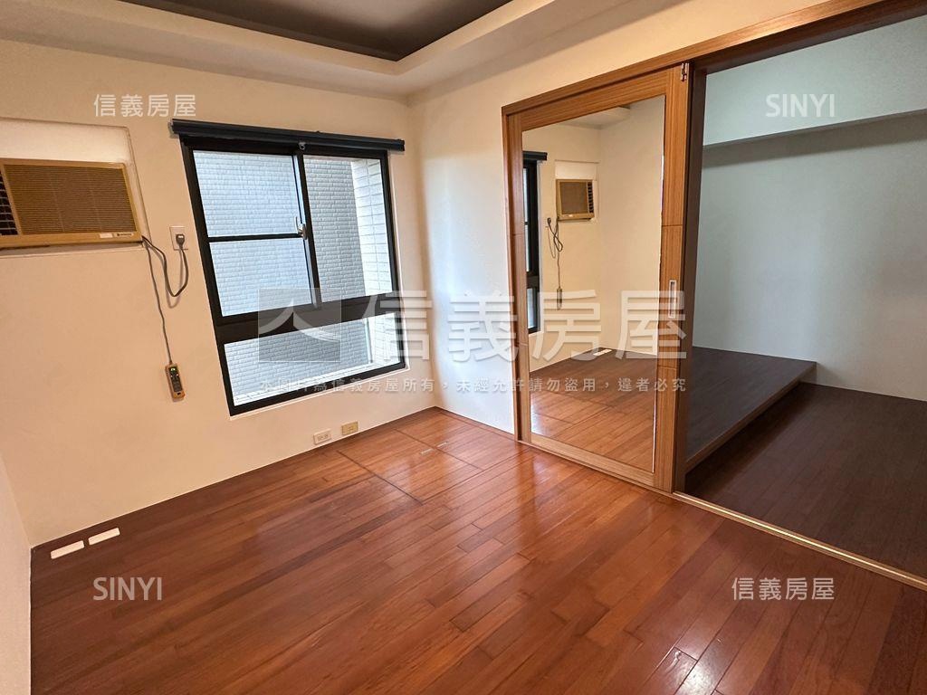 陽光首排綠景三房車位房屋室內格局與周邊環境