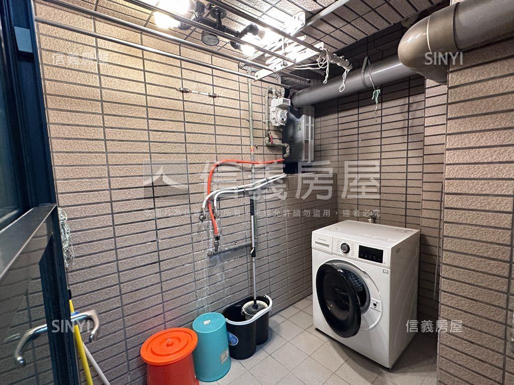 陽光首排綠景三房車位房屋室內格局與周邊環境