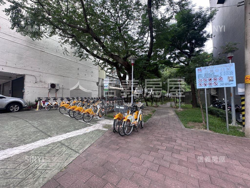 竹城金閣優質三房車位房屋室內格局與周邊環境