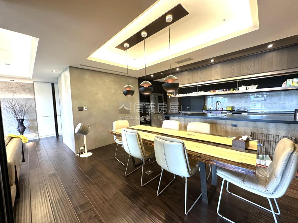 五峰鑫洋百景精致裝潢房屋室內格局與周邊環境