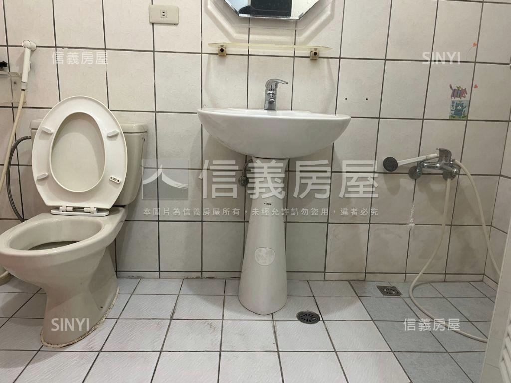 寶興方正面公園房屋室內格局與周邊環境