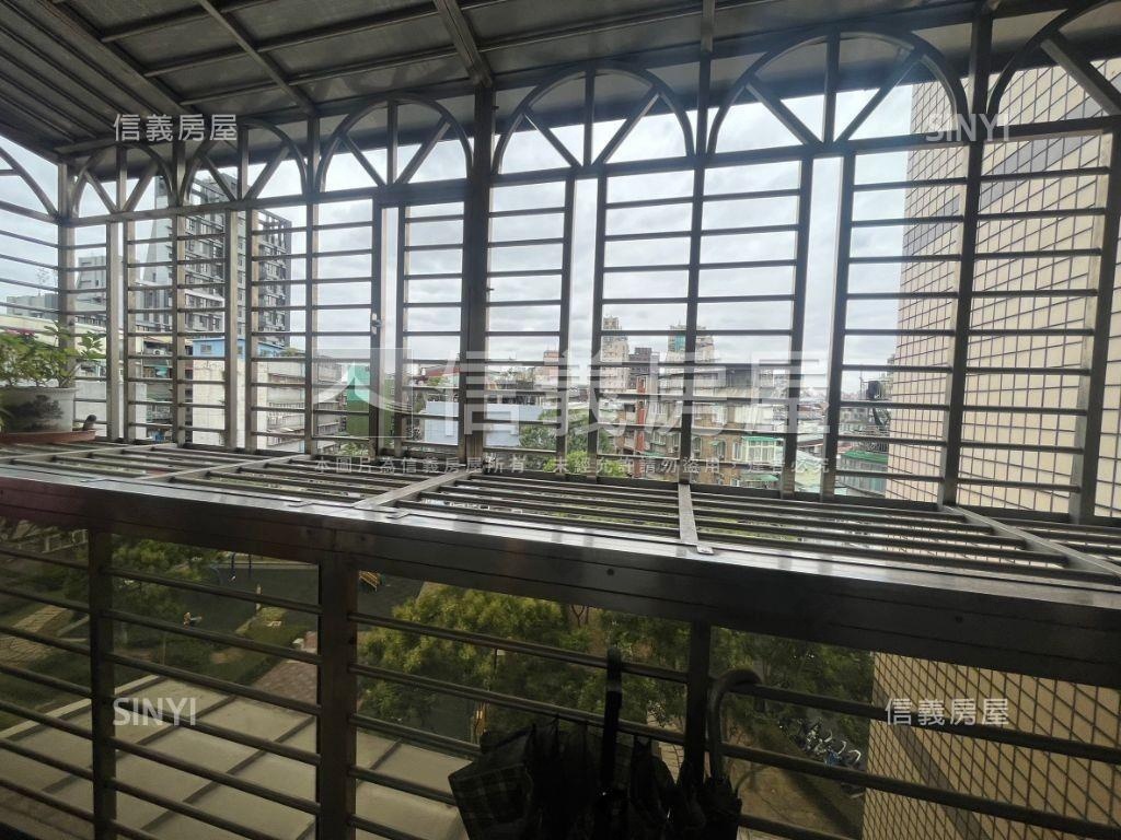寶興方正面公園房屋室內格局與周邊環境