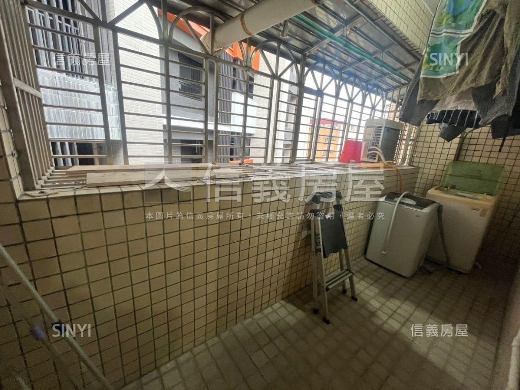 寶興方正面公園房屋室內格局與周邊環境