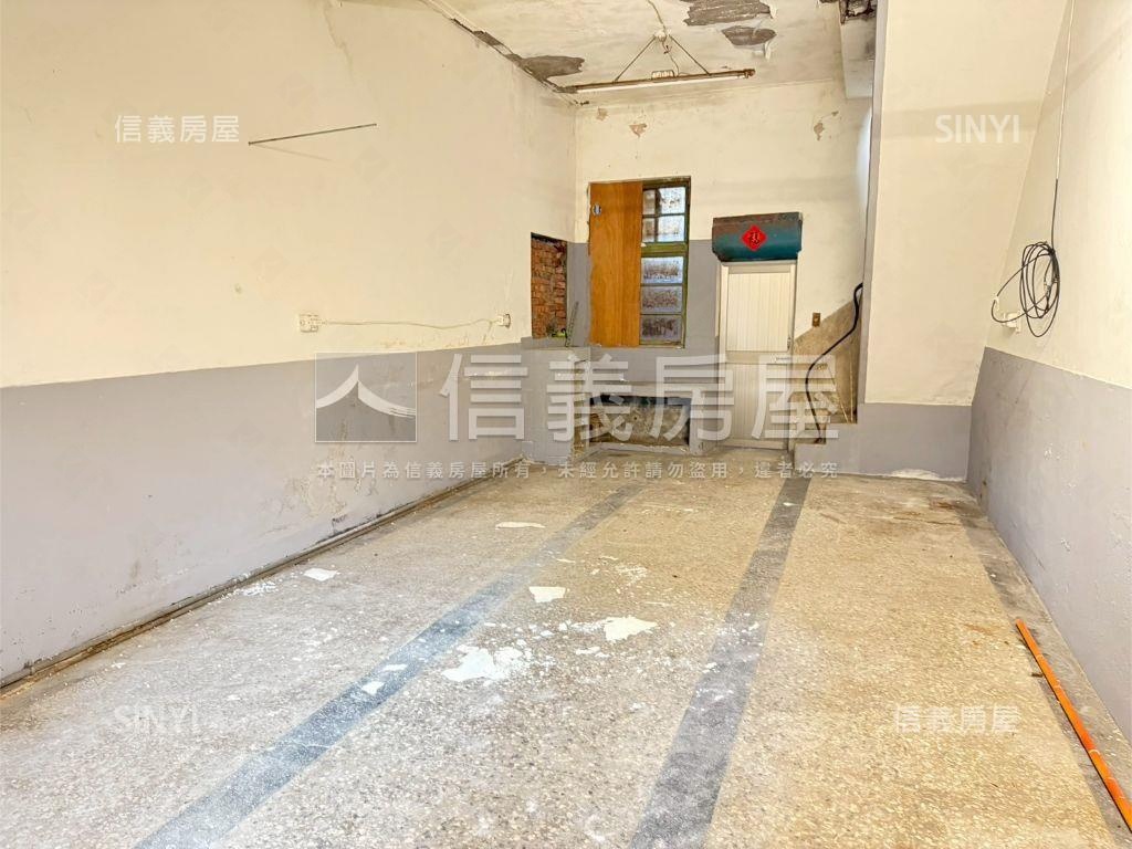 瑞隆商圈正街騎樓便宜透天房屋室內格局與周邊環境