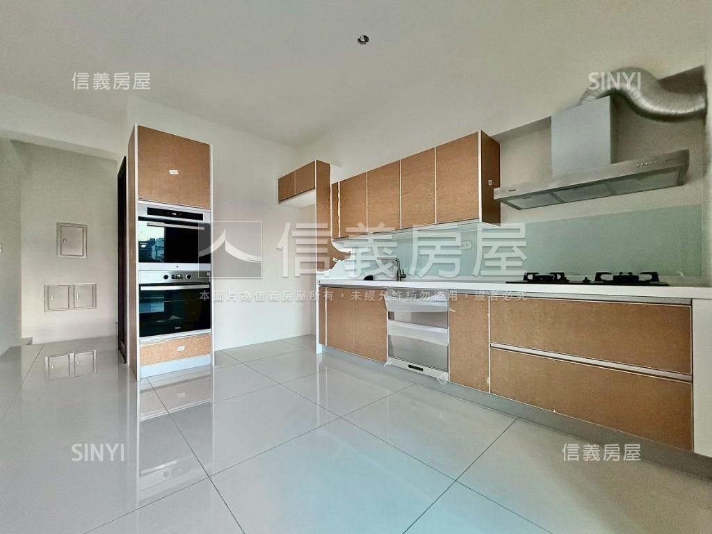 １４期全新雙車位別墅房屋室內格局與周邊環境