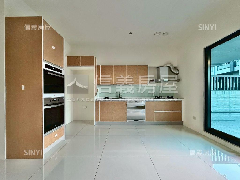 １４期全新雙車位別墅房屋室內格局與周邊環境