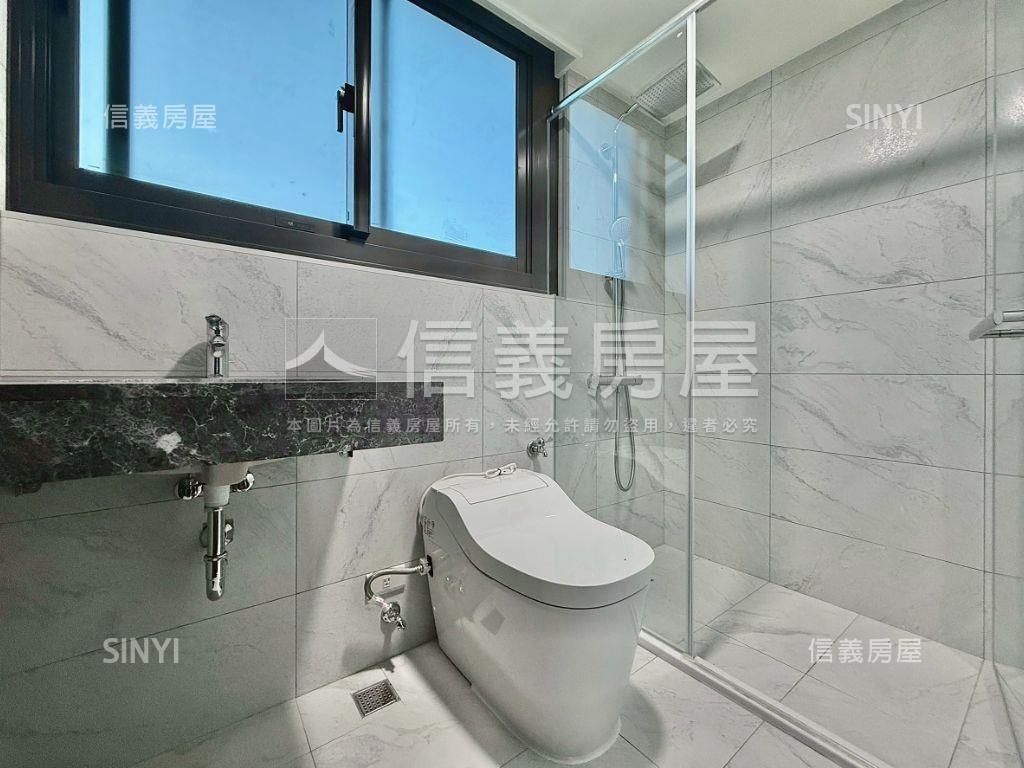 １４期全新雙車位別墅房屋室內格局與周邊環境