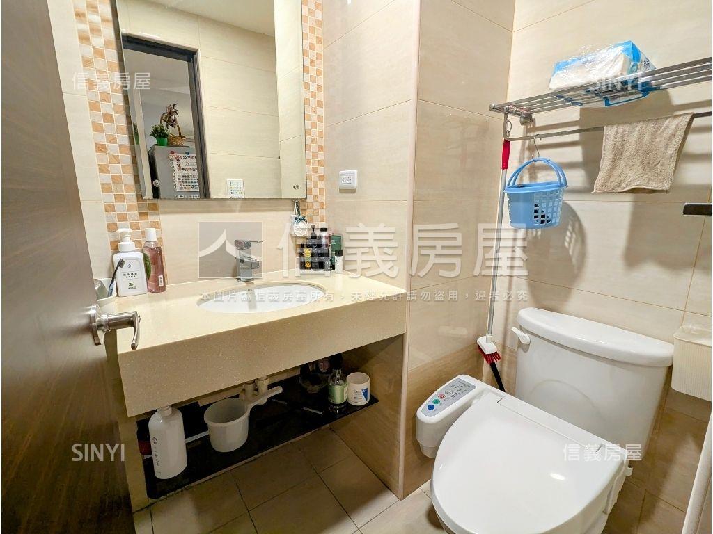 天琴次頂樓陽光滿屋２房房屋室內格局與周邊環境