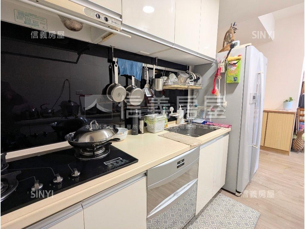 天琴次頂樓陽光滿屋２房房屋室內格局與周邊環境