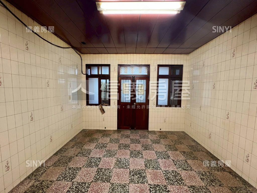 南區小資成交透天房屋室內格局與周邊環境