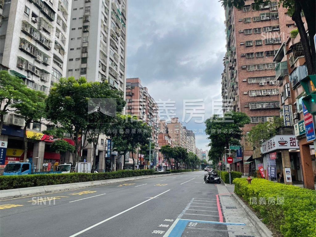 土城電梯２房◆遠眺山景房屋室內格局與周邊環境