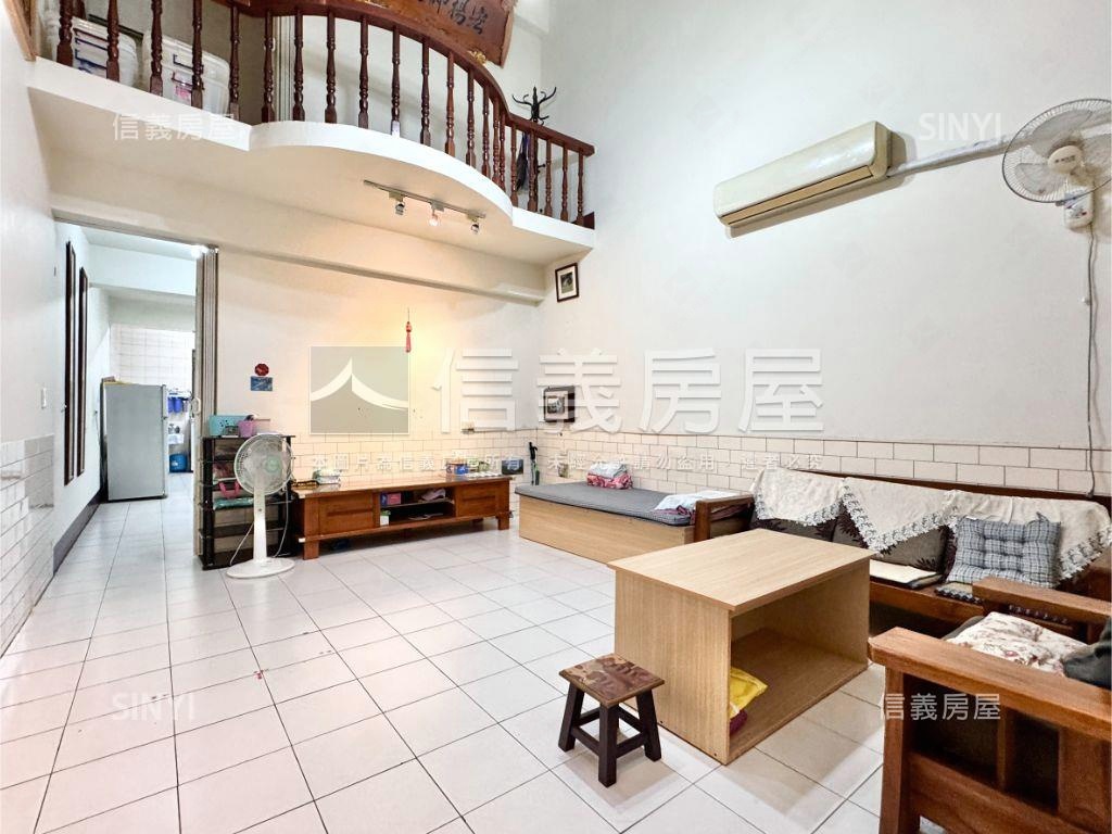 旗山市區有車庫透天房屋室內格局與周邊環境