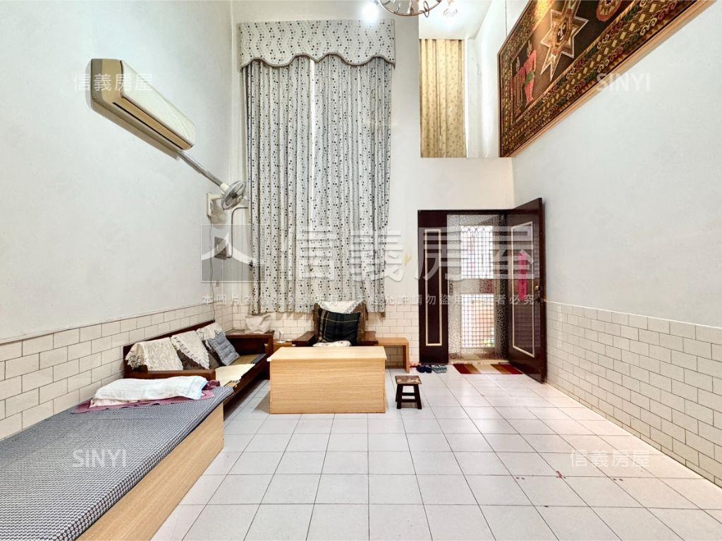 旗山市區有車庫透天房屋室內格局與周邊環境