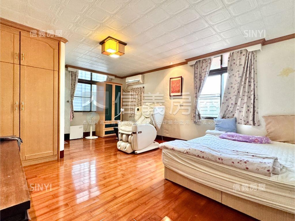 旗山市區有車庫透天房屋室內格局與周邊環境