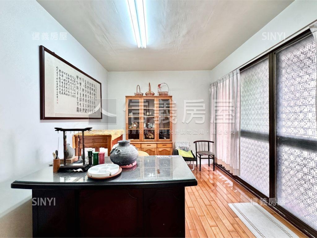 旗山市區有車庫透天房屋室內格局與周邊環境