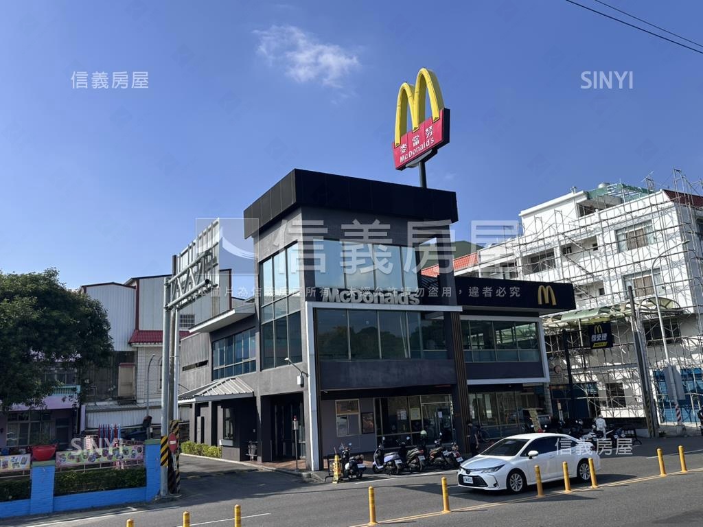 旗山市區有車庫透天房屋室內格局與周邊環境