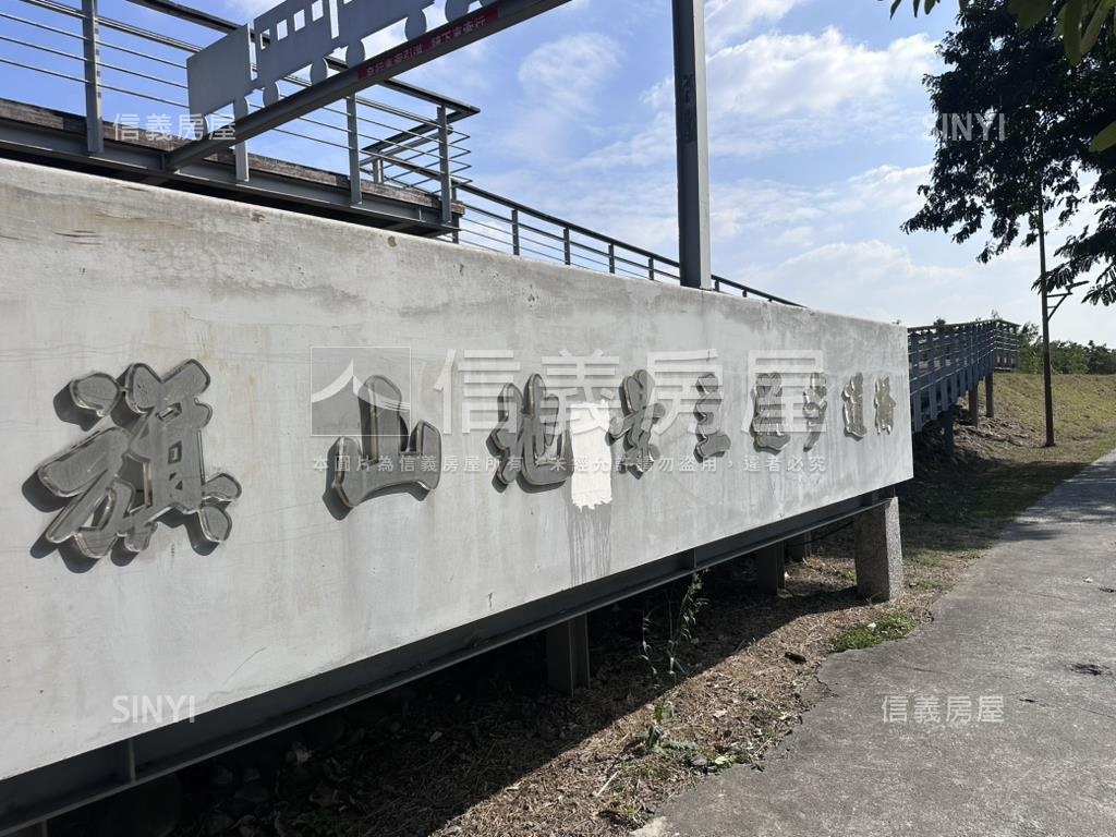 旗山市區有車庫透天房屋室內格局與周邊環境