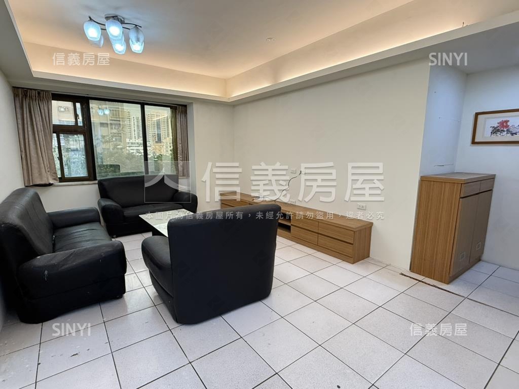 一中商圈。電梯四房房屋室內格局與周邊環境